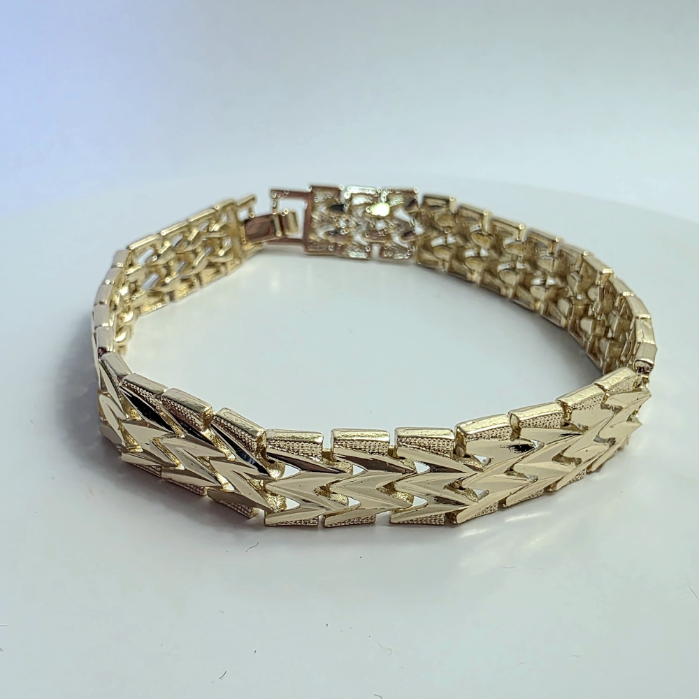 Pretty Bird Jewelry 18kt Gold Plated Bracelet